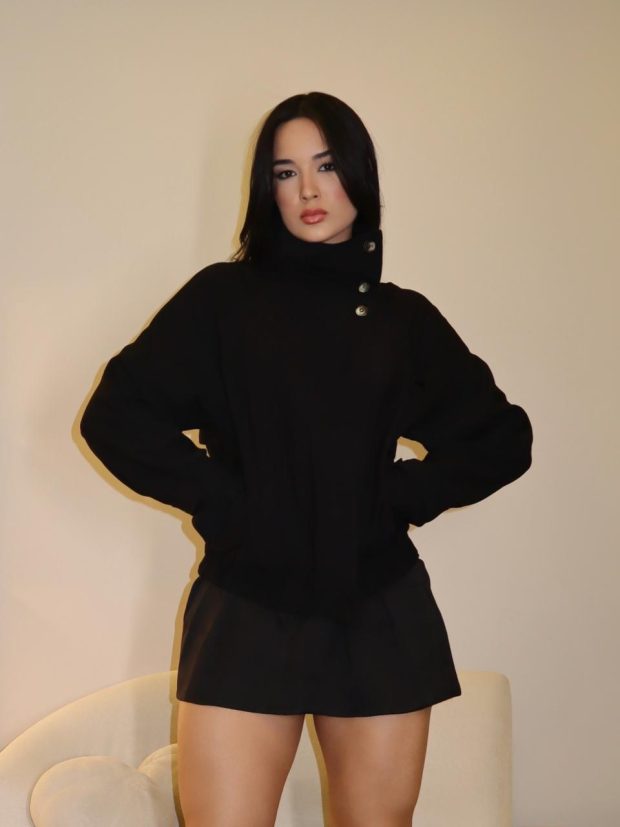 Casaco Gola Alta Preto