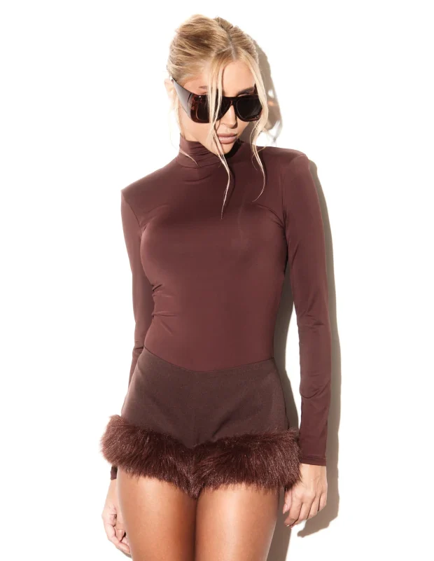 Short Nina Marrom
